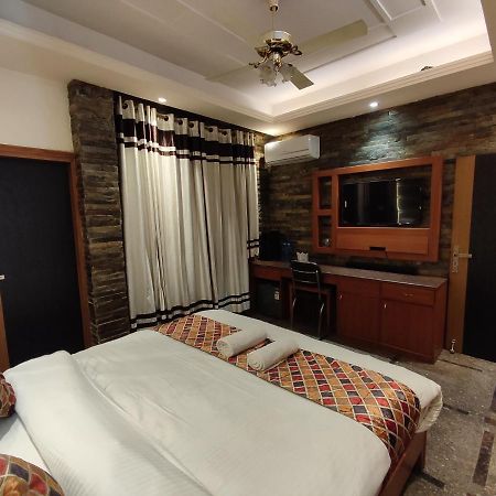 Stay @ 203 Noida Buitenkant foto