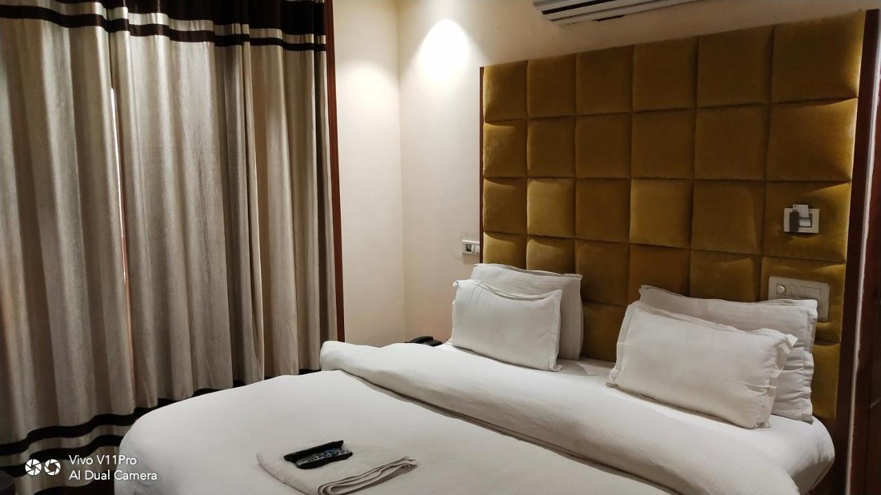 Stay @ 203 Noida Buitenkant foto