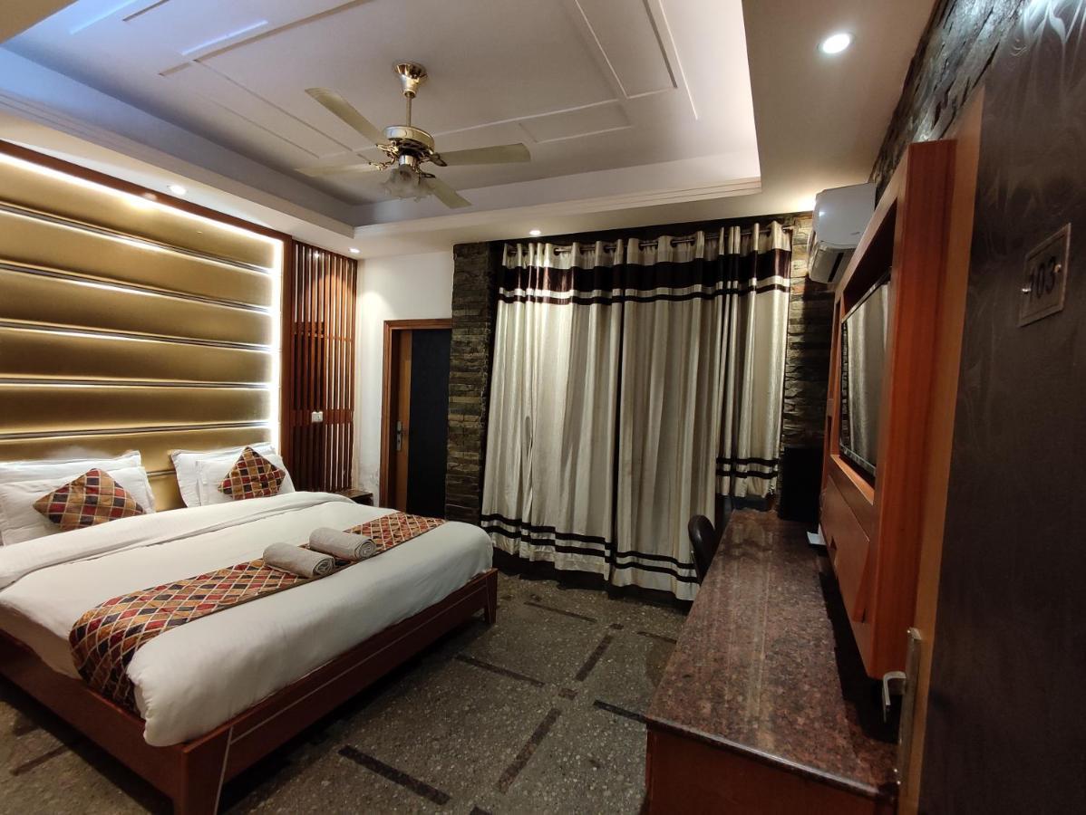 Stay @ 203 Noida Buitenkant foto