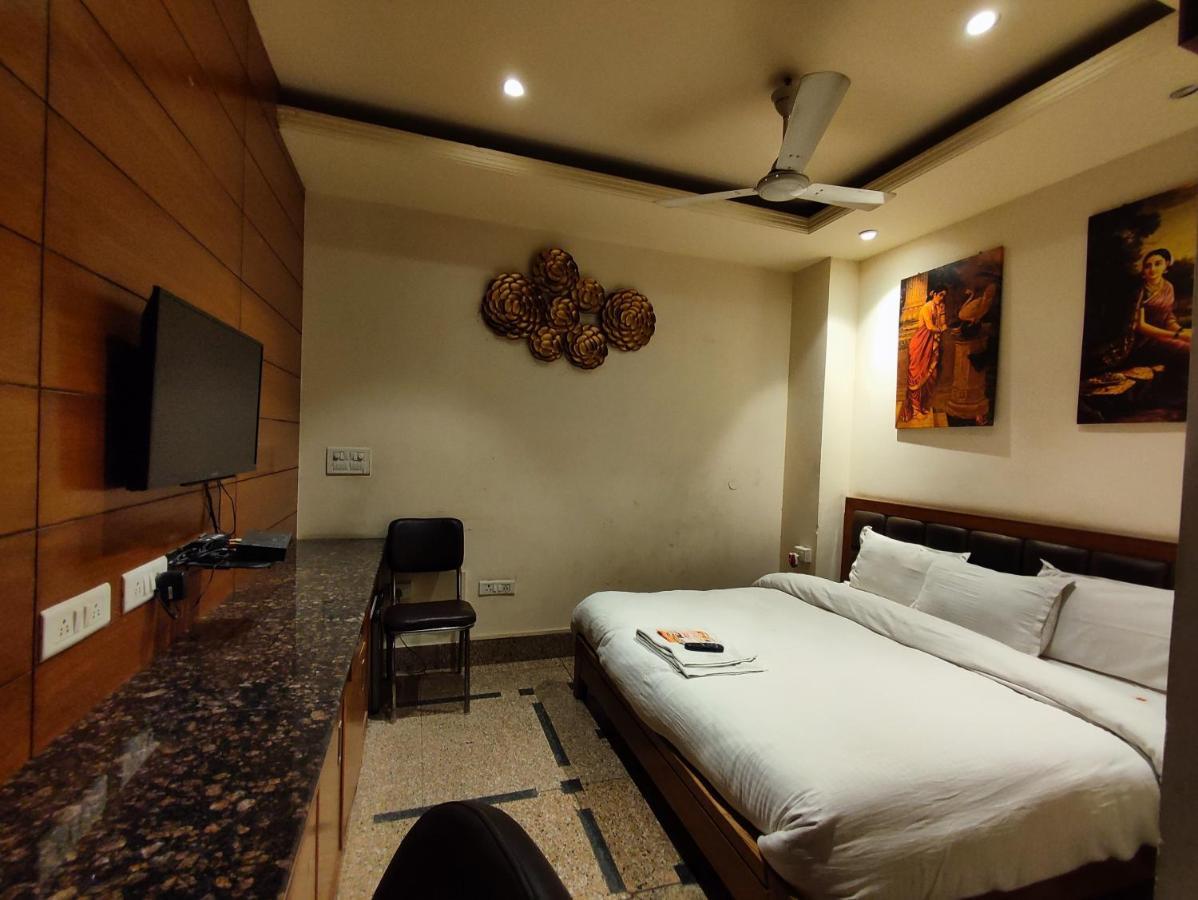 Stay @ 203 Noida Buitenkant foto