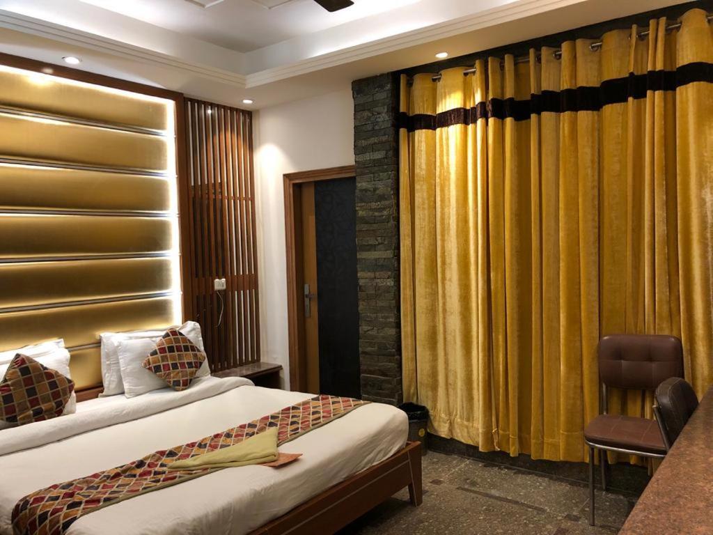 Stay @ 203 Noida Buitenkant foto